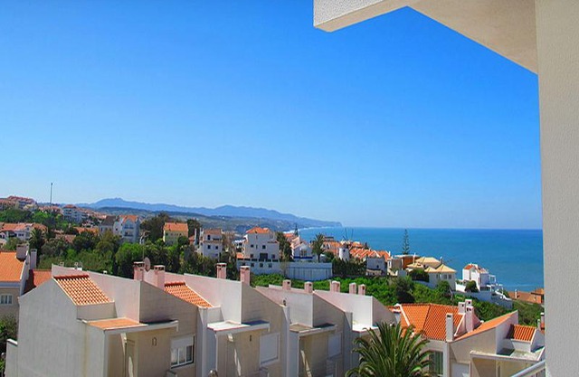 Ericeira Chill Hill Hostel & Private Rooms