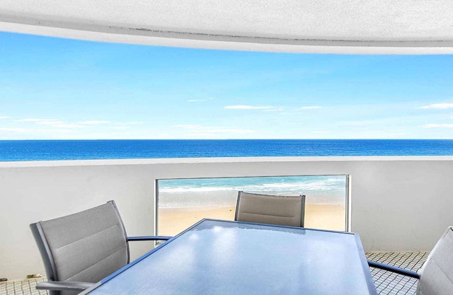 Focus Apartments Large 3 Bedroom Beachfront Apartment