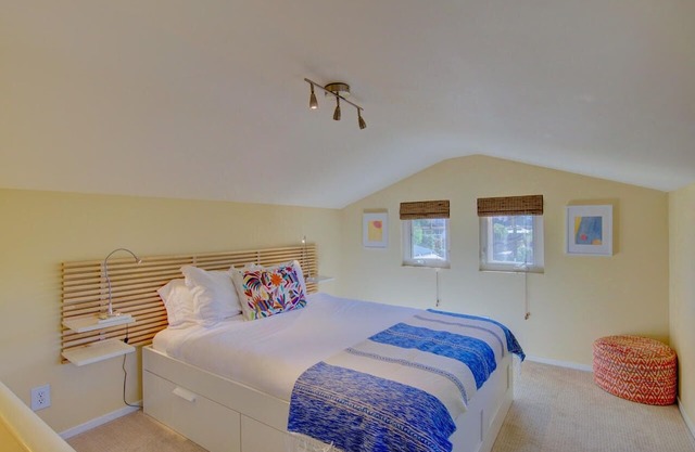 Kensington Cottage/Near Downtown, Zoo and beaches