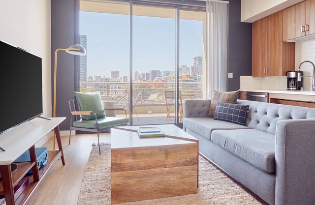 Sonder The Leo | Accessible One-Bedroom Apartment
