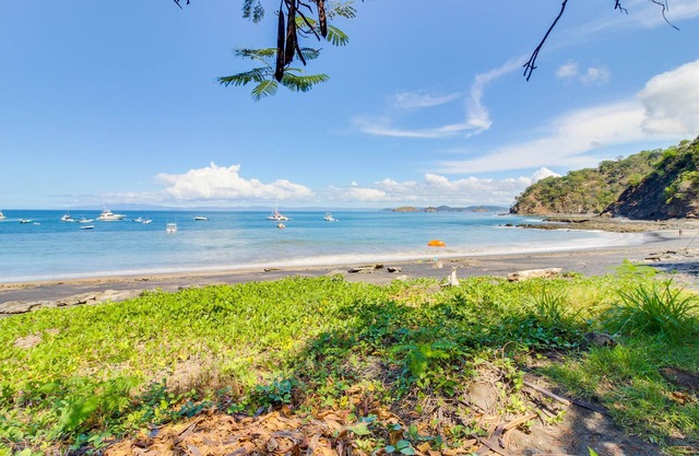 Spacious Resort Condo with Pool - Near Town