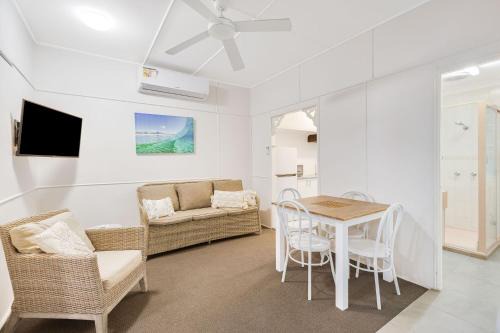 Terrace Budget Accommodation The Beach 
