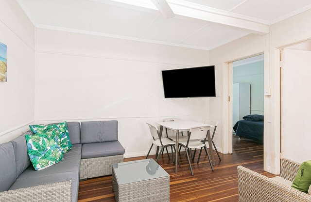 Tondio Terrace Flat Rainbow Bay 