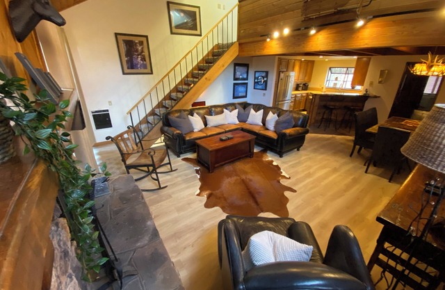Two master bedrooms! Near Eagle Lodge, ice rink, sledding, M.C. Park, and golf.