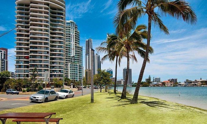 Surfers Paradise Apartment | 112 m² Serviced apartment ∙ 2 bedrooms ∙ 10 guests