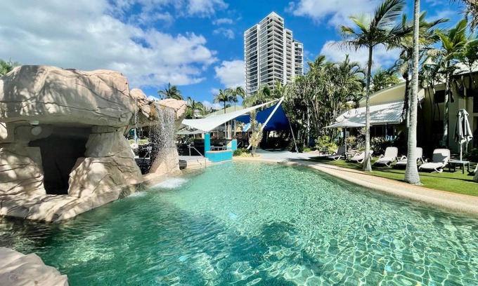 Mermaid Beach Apartment | 130 m² Apartment ∙ 2 bedrooms ∙ 4 guests
