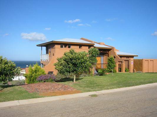 Wavecrest House | 250 m² House ∙ 3 bedrooms ∙ 7 guests