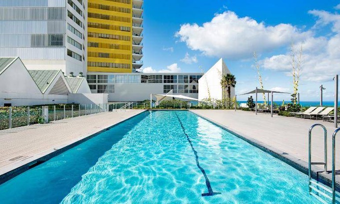 Broadbeach Apartment | 253 m² Serviced apartment ∙ 4 bedrooms ∙ 127 guests