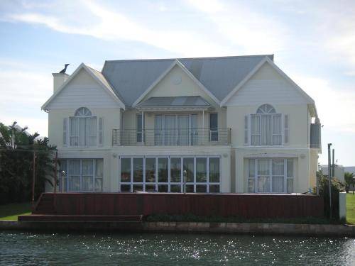 Marina Martinique House | 350 m² House ∙ 4 bedrooms ∙ 10 guests