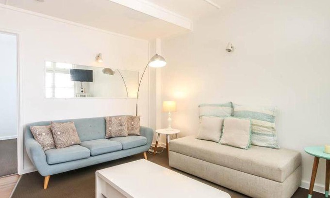 Burleigh Heads Apartment | 44 m² Apartment ∙ 1 bedroom ∙ 3 guests