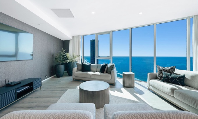 Surfers Paradise Apartment | 5-Star Panoramic Oceanview Sub-Penthouse