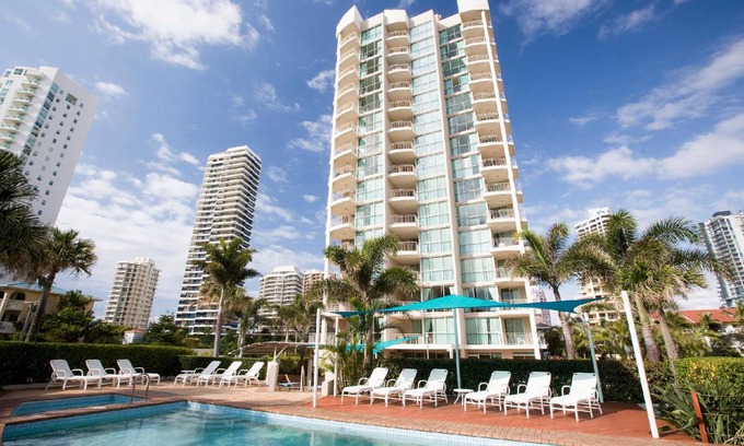 Main Beach Apartment | 58 m² Serviced apartment ∙ 3 guests