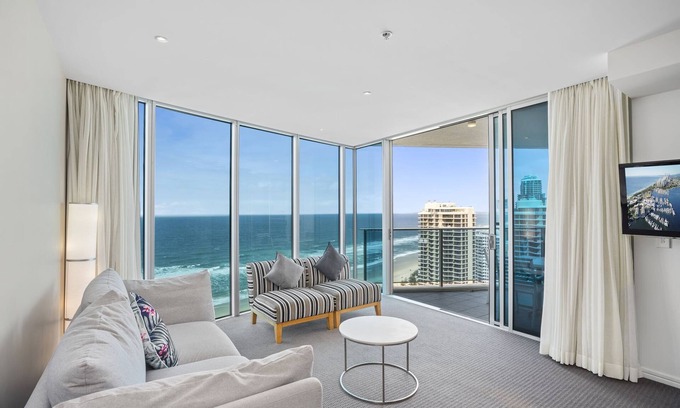 Surfers Paradise Apartment | A stunning apartment, Apartment 24104 offers best in class luxury & features