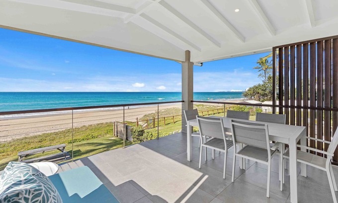 Mermaid Beach Apartment | Albatross Beachfront 3 Bedroom Apartment