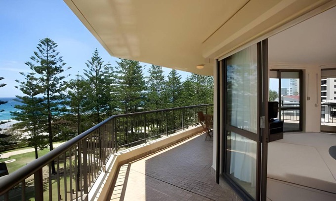Burleigh Heads Apartment | Apartment ∙ 2 bedrooms ∙ 4 guests