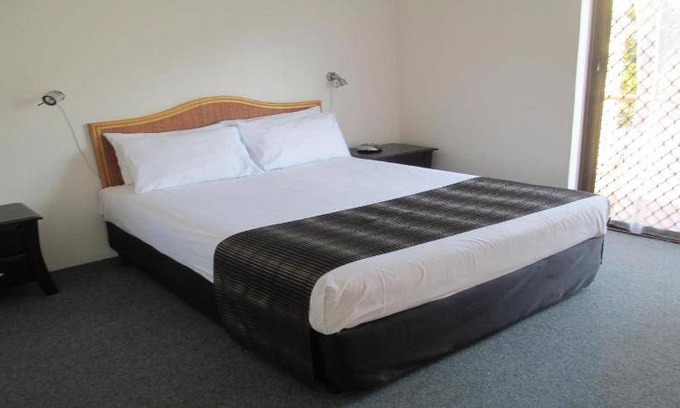 Broadbeach Waters Apartment | Apartment ∙ 2 bedrooms ∙ 6 guests
