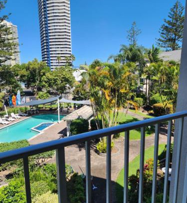 Runaway Bay Apartment | Bayview Bay Apartments and Marina