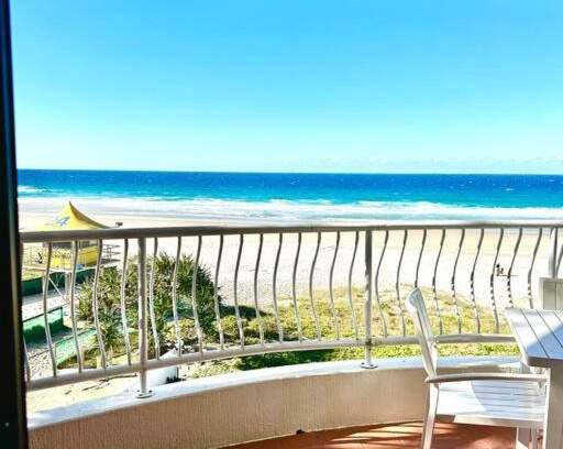 Mermaid Beach Apartment | Beachfront Haven 1 Bed on Albatross