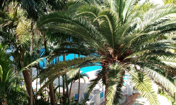 Broadbeach Apartment | Bel Air Private Condominium