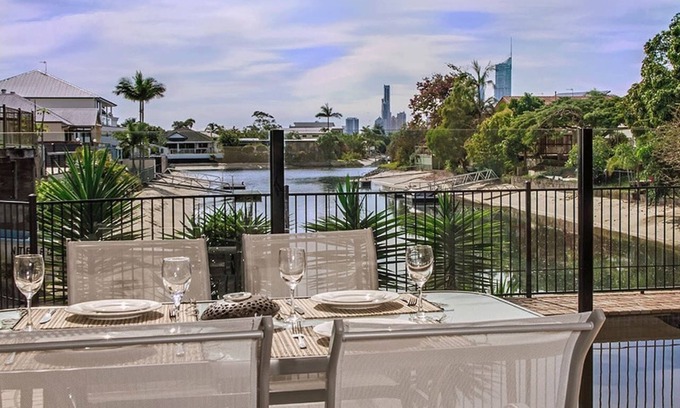 Broadbeach Waters House | Bliss On Blue Waters