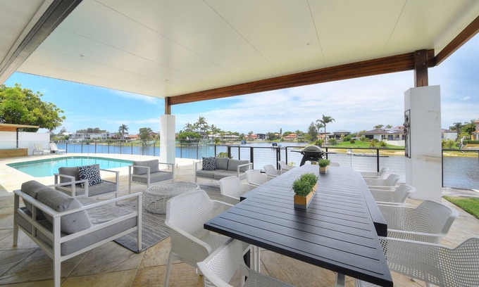 Mermaid Waters House | Bliss On The Point - Indulge yourself!