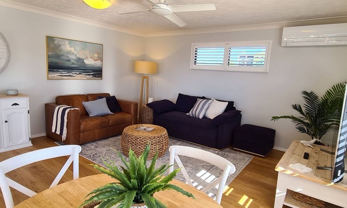 Labrador Apartment | Broadwater Views, Secure Parking - 2 BDR Family sized, Long or Short stays