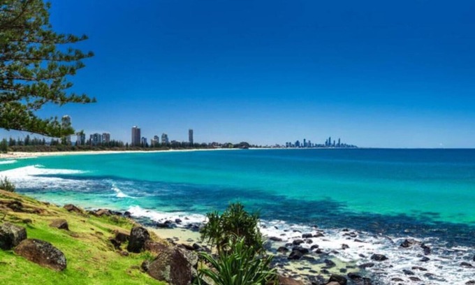 Burleigh Heads Apartment | Burleigh Beach Life, Swell Resort 1.0