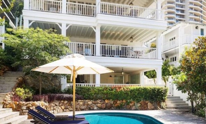 Burleigh Heads House | ★Burleigh Hamptons★ Surf views, Heated pool 200m to beach
