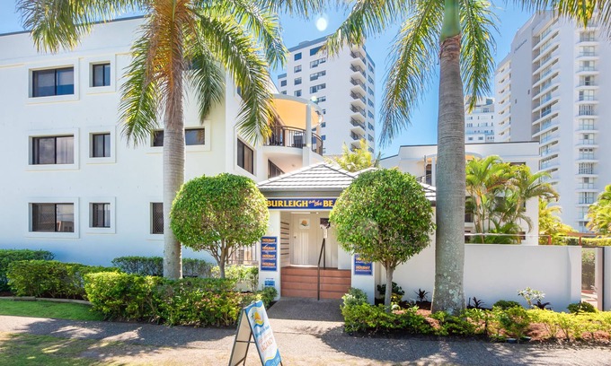 Burleigh Heads Apartment | Burleigh on the Beach Holiday Apartments