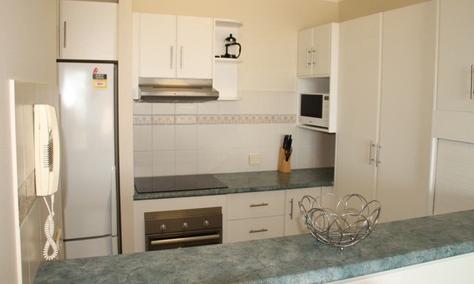 Burleigh Heads Apartment | Burleigh Terraces 30, Located in heart of Burleigh