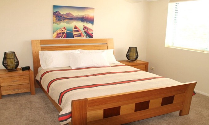 Burleigh Heads House | Burleigh Terraces 30, Located in heart of Burleigh