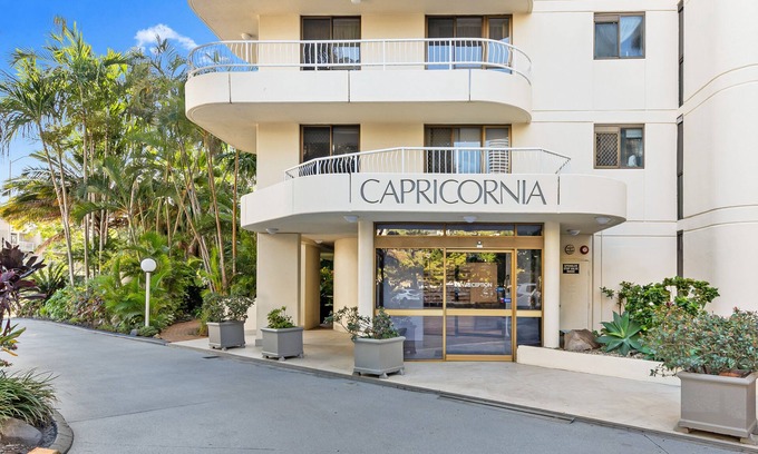 Broadbeach Apartment | Capricornia Apartments