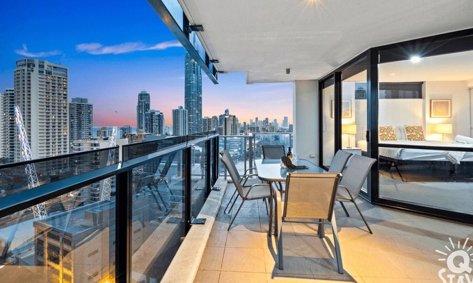 Surfers Paradise Apartment | Circle on Cavill 3 Bedroom Ocean View — Q Stay
