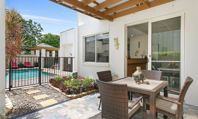 Robina House | Golf Home Paradise