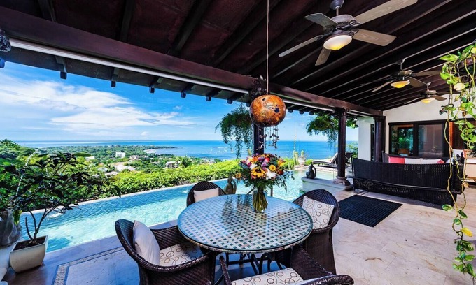 Tamarindo House | ♛Impressive Ocean view♛ Infinty Edge Pool and ktcn