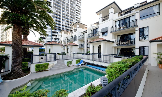 Broadbeach Apartment | Island Beach Resort