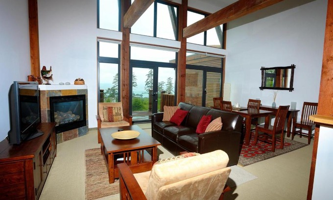 Ucluelet Apartment | Large Luxurious Oceanview Villa - Pacific Rim Retreat
