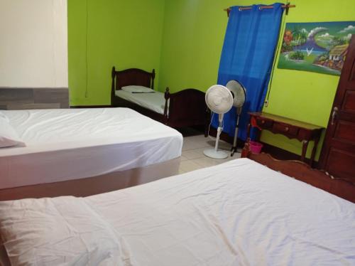 Moyogalpa Hostel | Loren's house