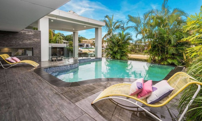 Broadbeach Waters House | Lux Broadbeach Waters Escape