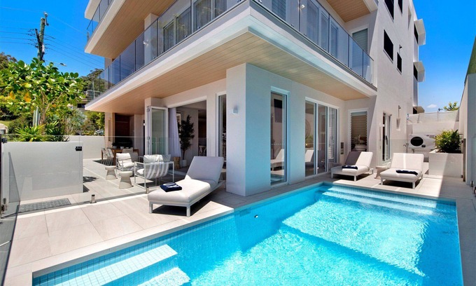 Burleigh Heads Apartment | Luxury Villas West Beach