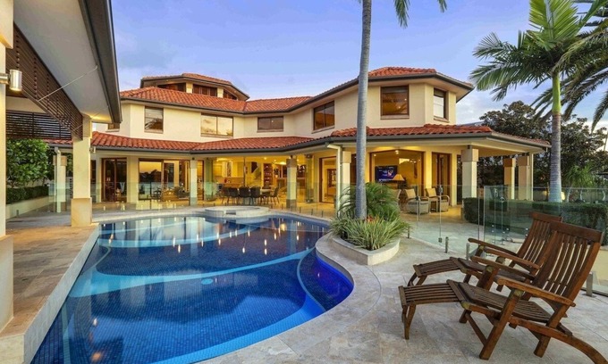 Southport House | Main River Grandeur Mansion, 4 Bed, Pool & Sauna