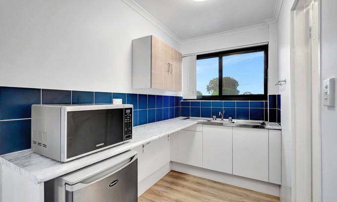 Mermaid Beach Hotel | Montego Mermaid Beach Motel