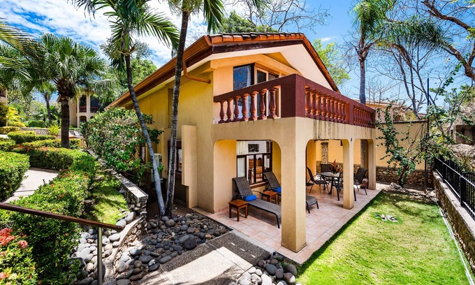 Playa Langosta Apartment | Ocean & Sunset views terrace Direct Beach Access