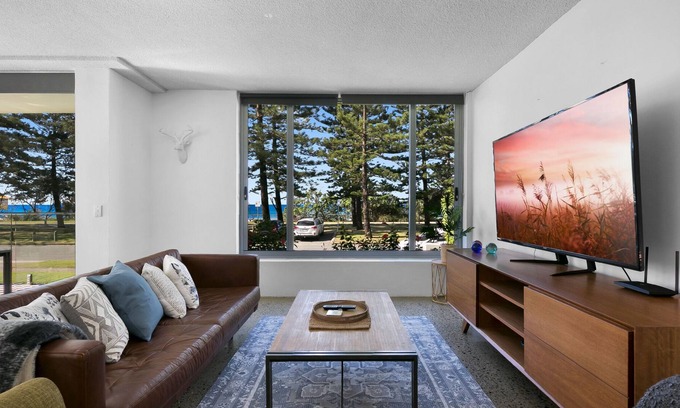 Burleigh Heads Apartment | Oceanfront 3-Bed with Beautiful Views in Burleigh