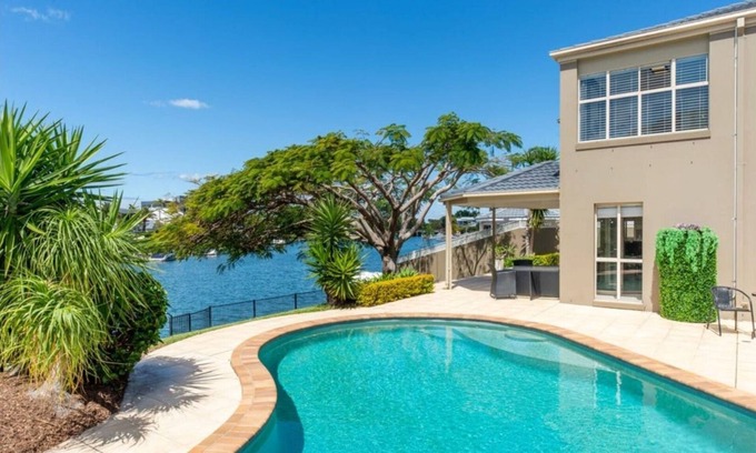 Southport House | Riverfront Retreat Family Getaway 4BR with Pool