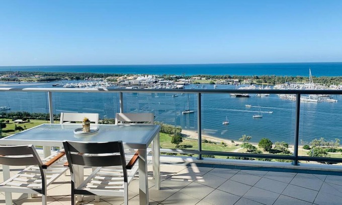 Southport Apartment | Southport Sea Views - Shores Apartment
