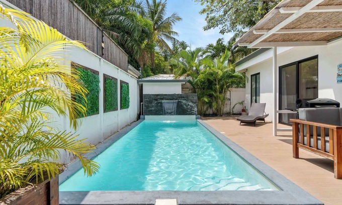 Potrero House | Stylish Modern Home with a Tranquil Outdoor Oasis, Spacious Open Floor Plan, and