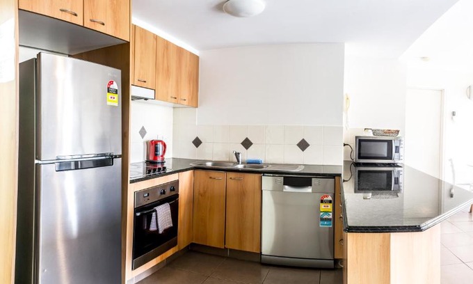 Surfers Paradise Apartment | Sunset Island Resort