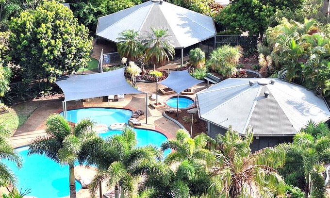 Mermaid Waters Apartment | Supa sized 3 bedroom 2 bath