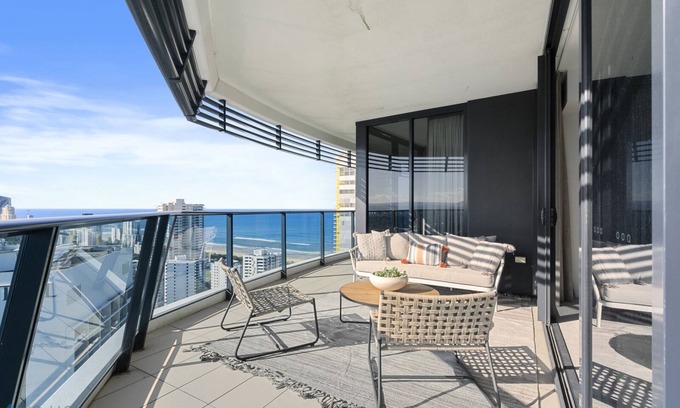 Broadbeach Apartment | Superior 3 Bedroom Apartment at The Oracle